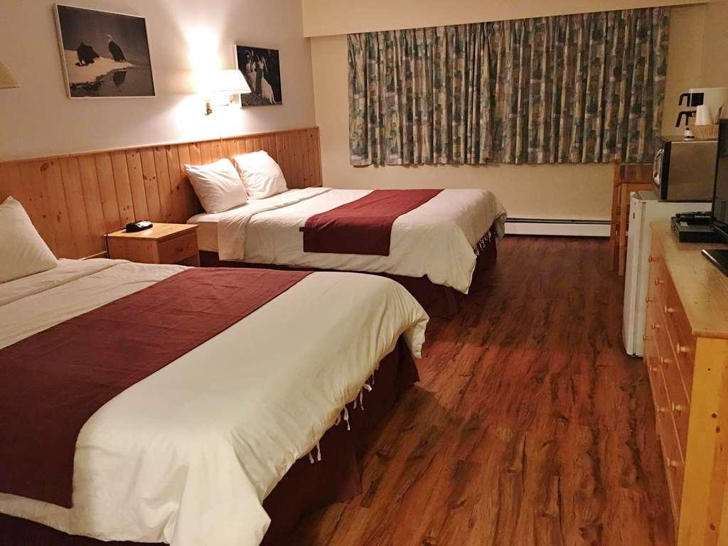 Canadas Best Value Inn- Riverview Hotel Whitehorse Room photo